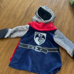 Baby knight costume size 12 to 18 months Velcro closure with cape included